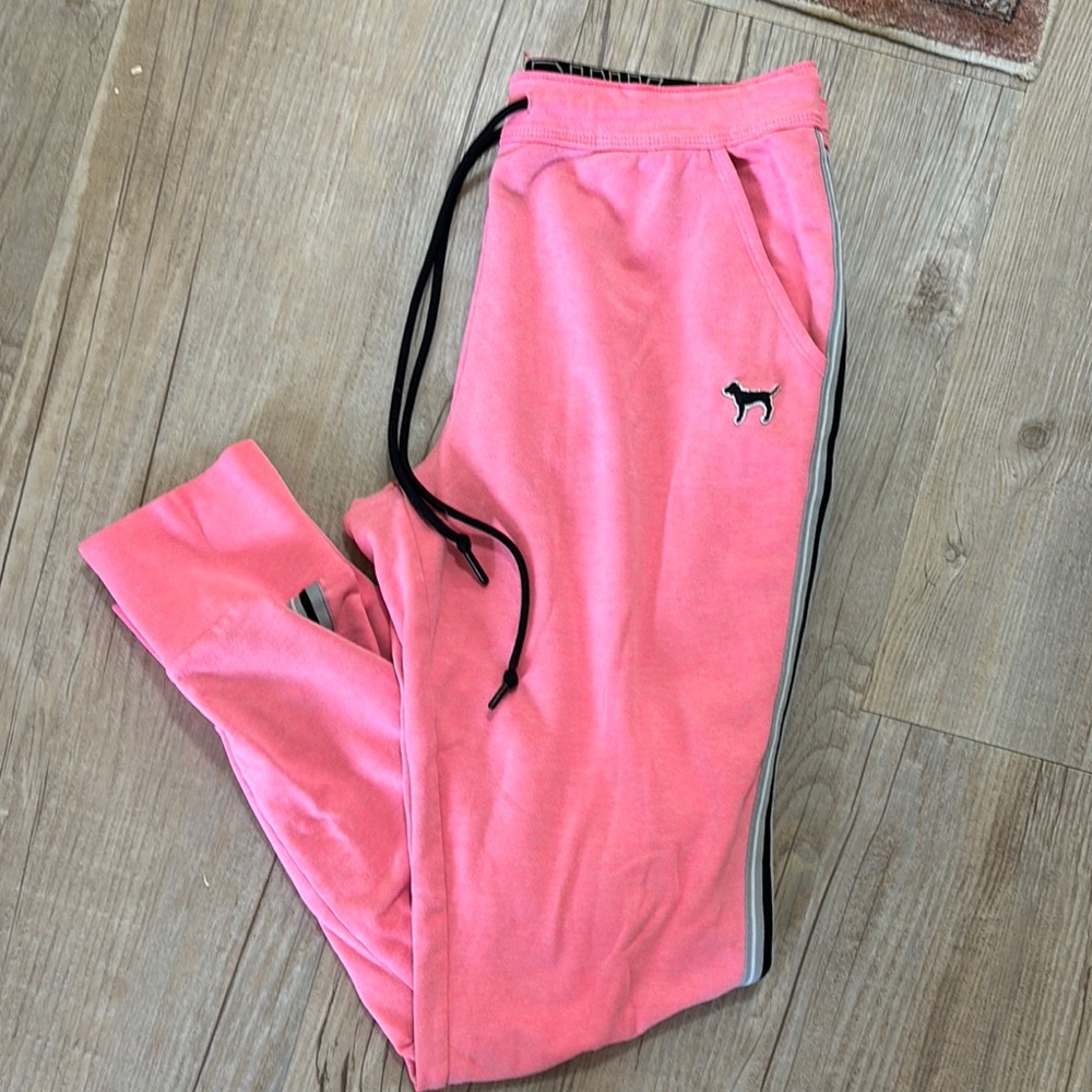 PINK Joggers/FREE 🩷